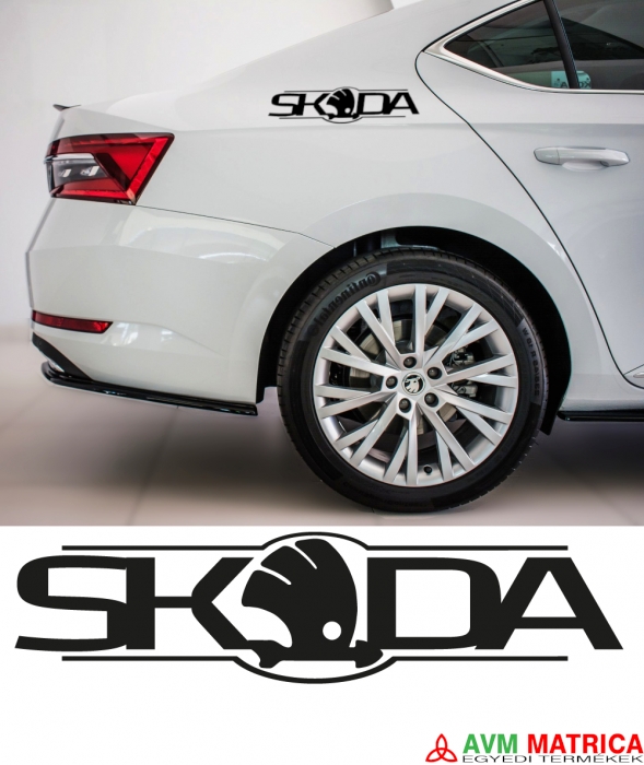Skoda felirat autómatrica