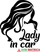 Lady in car autómatrica
